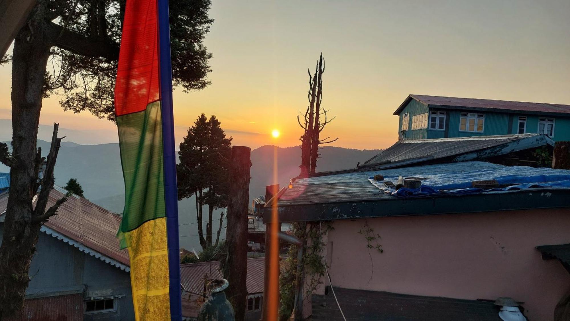 דרג'ילינג Indivar Homestay מראה חיצוני תמונה