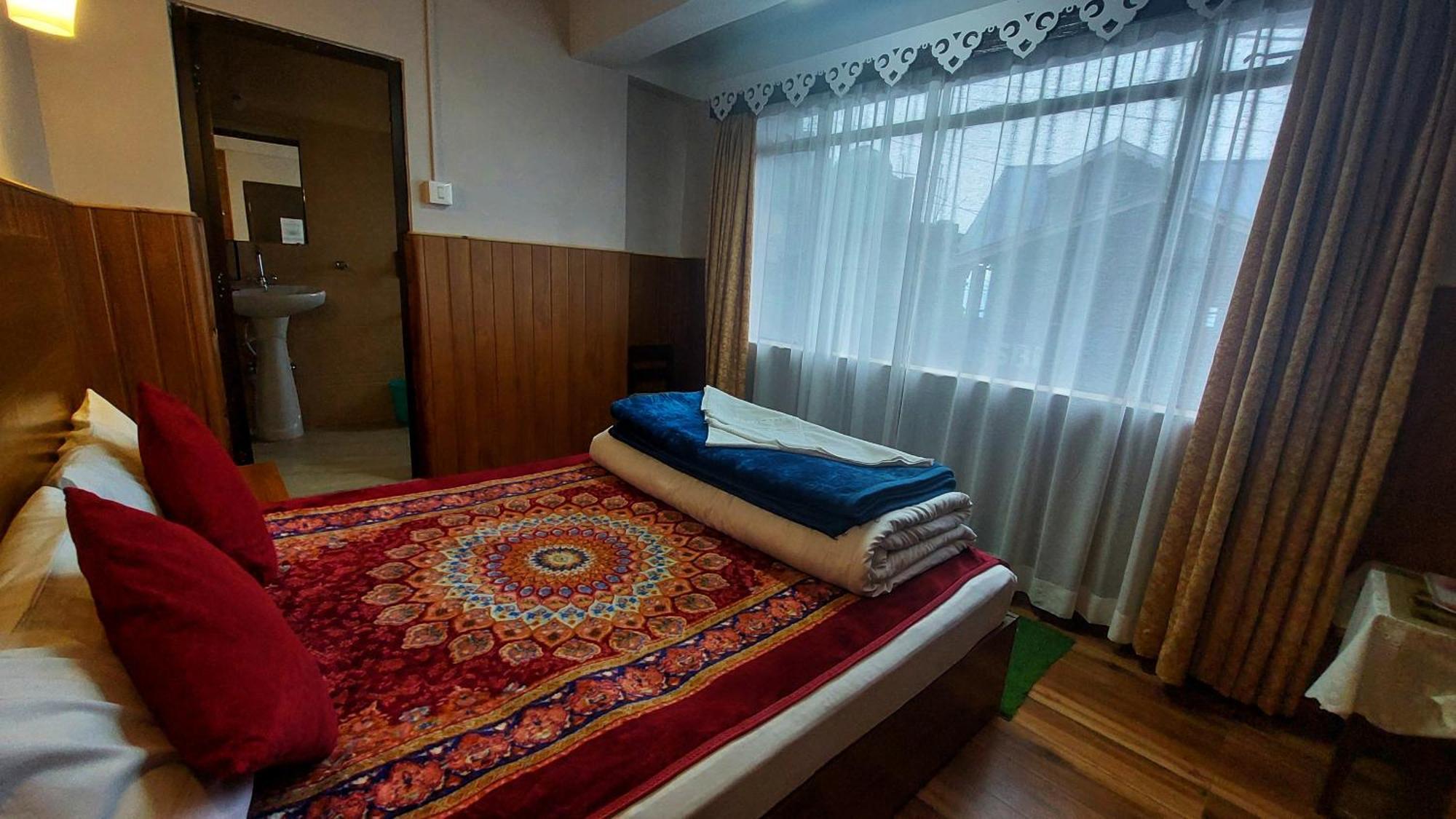 דרג'ילינג Indivar Homestay מראה חיצוני תמונה