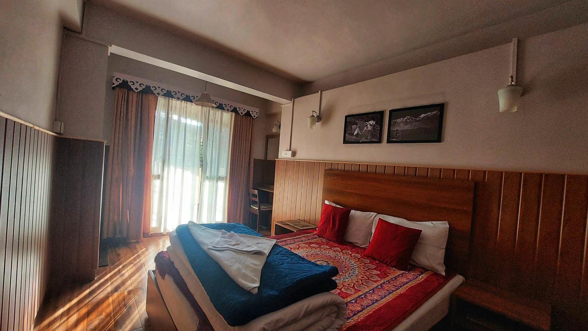 דרג'ילינג Indivar Homestay מראה חיצוני תמונה