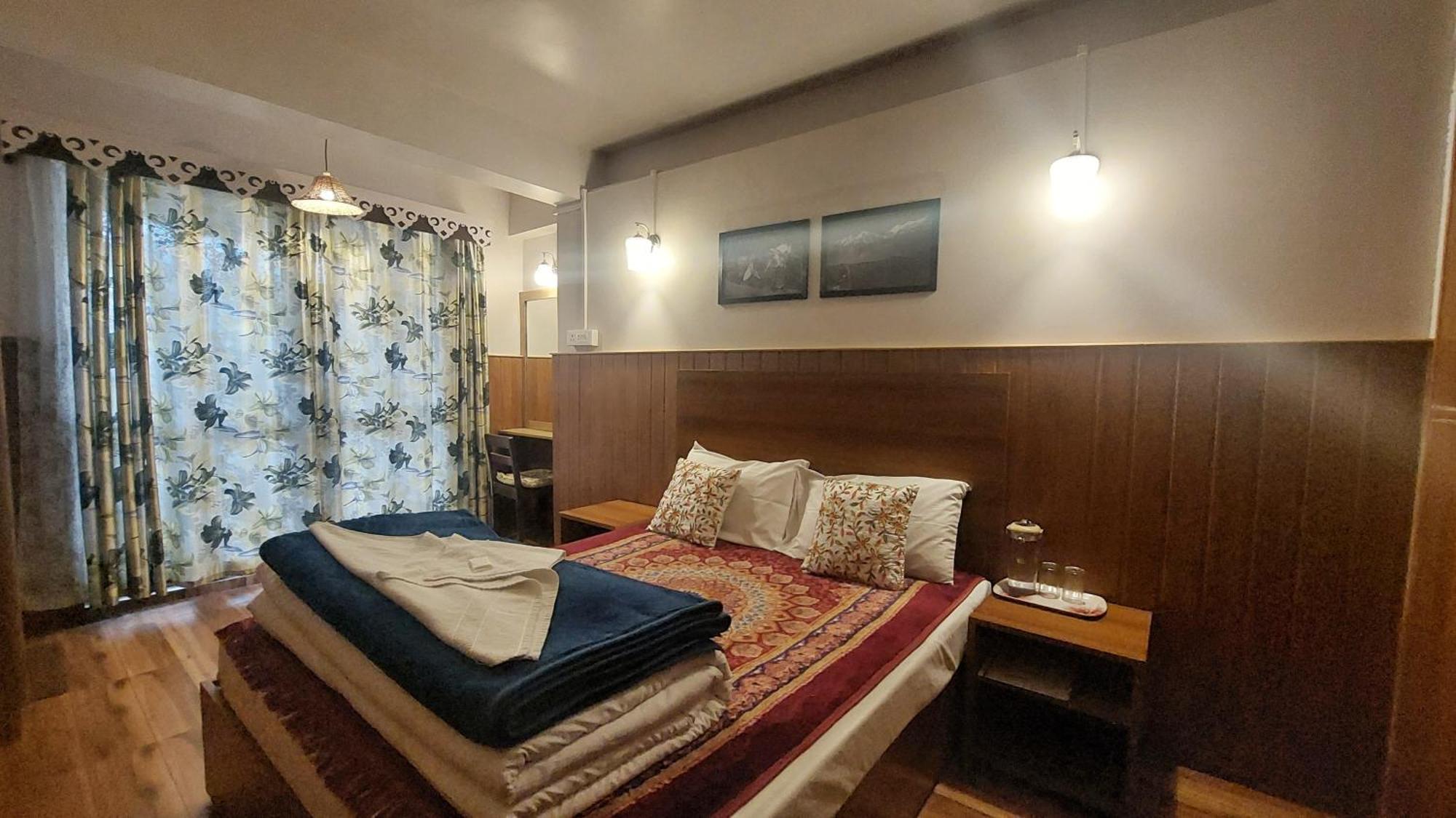 דרג'ילינג Indivar Homestay מראה חיצוני תמונה