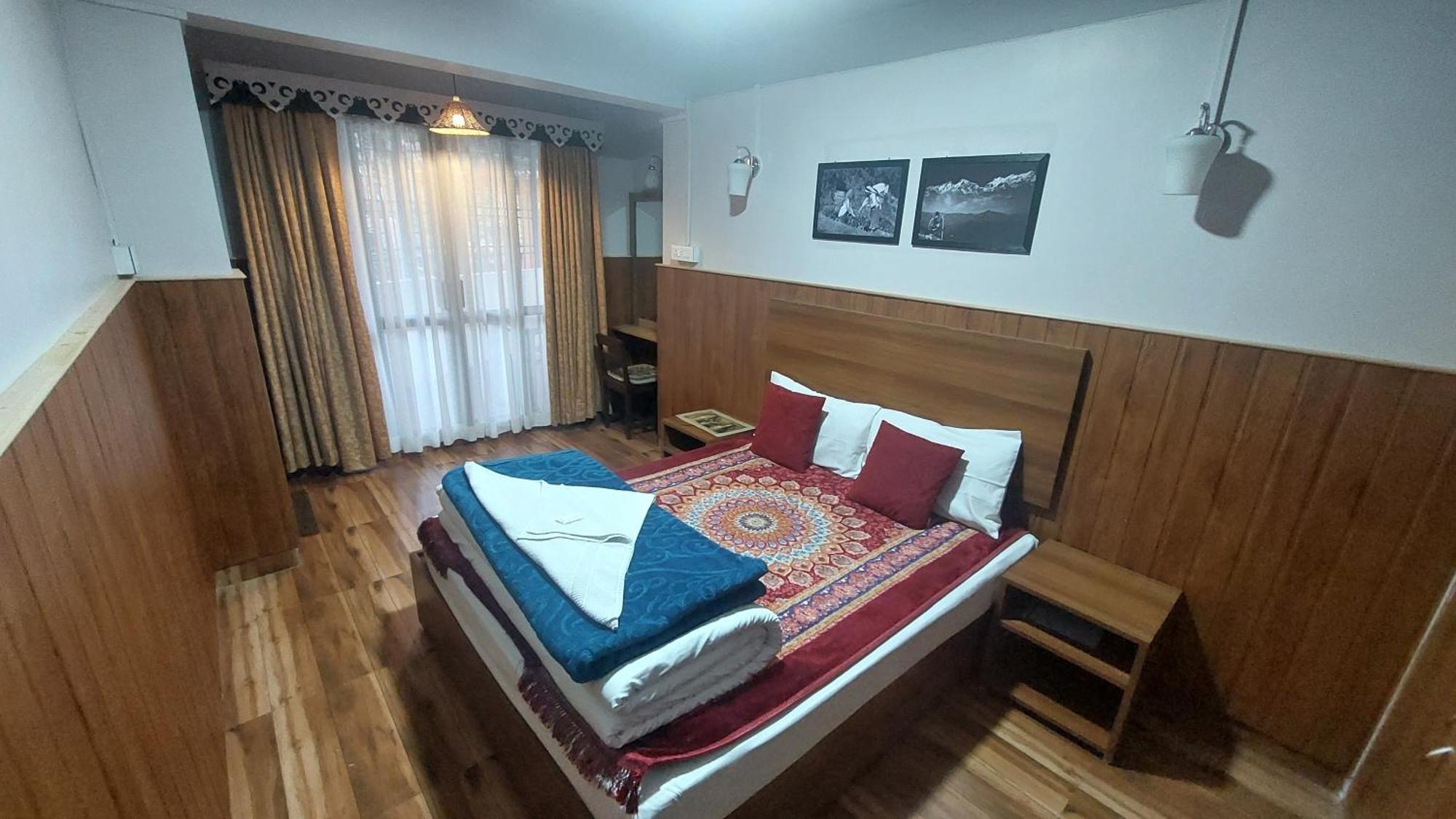 דרג'ילינג Indivar Homestay מראה חיצוני תמונה