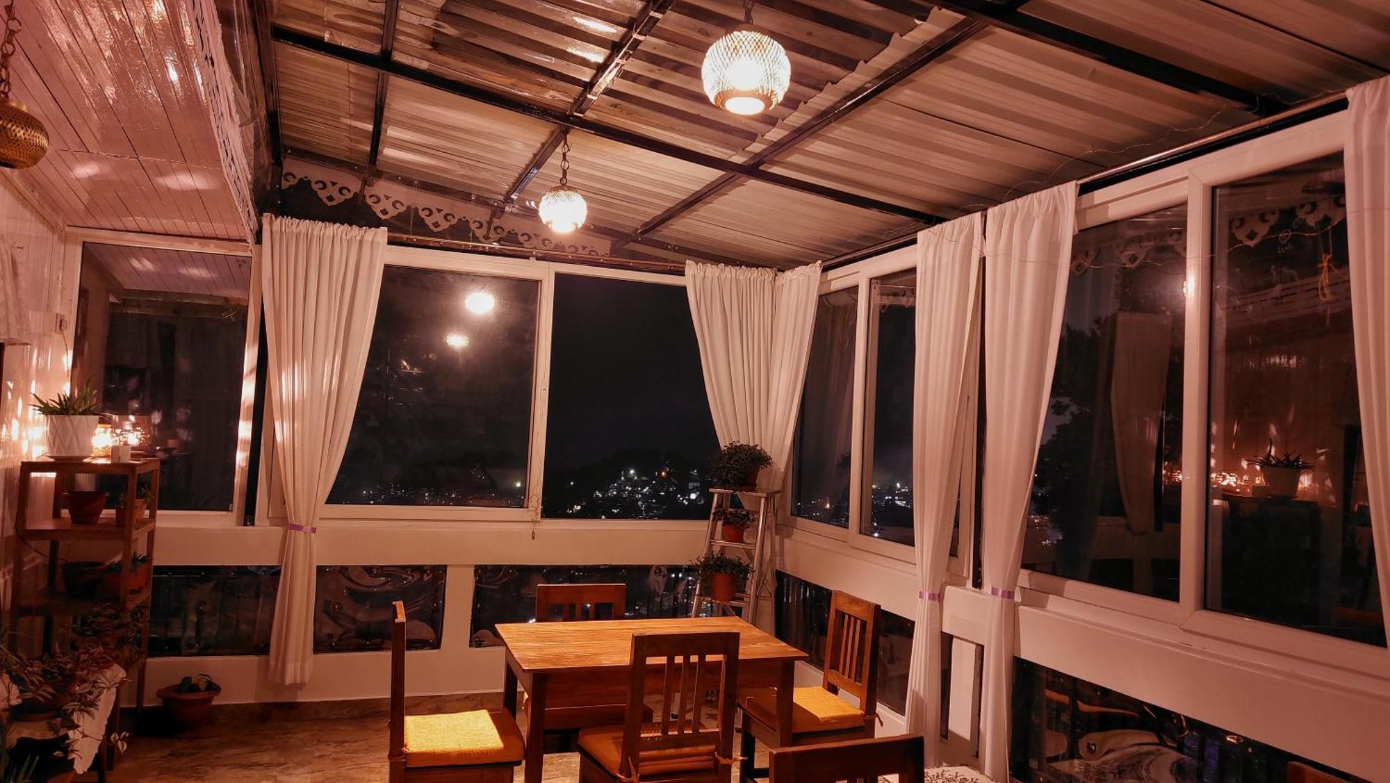 דרג'ילינג Indivar Homestay מראה חיצוני תמונה
