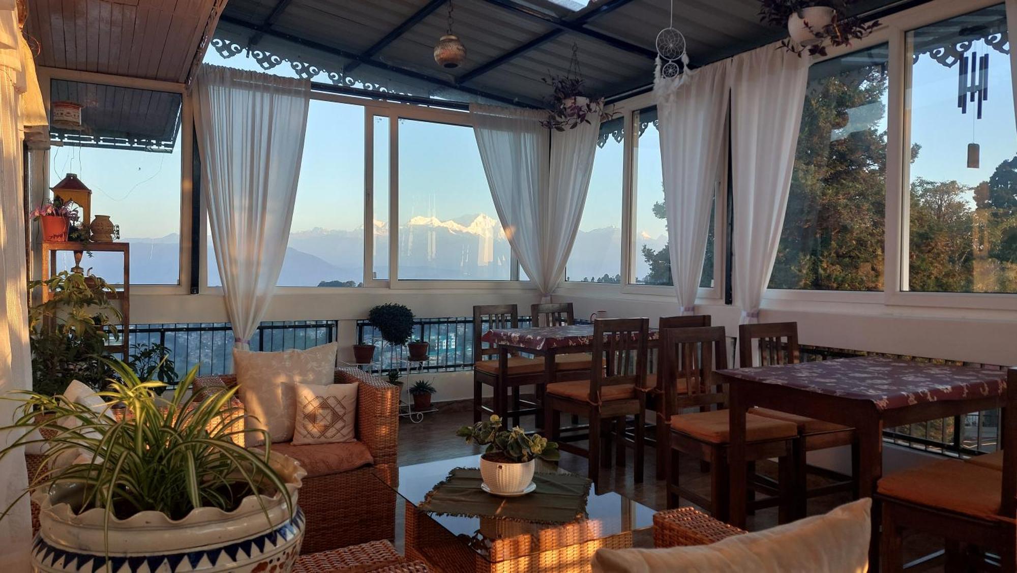דרג'ילינג Indivar Homestay מראה חיצוני תמונה